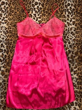 Vintage Apt. 9 Hot Pink Satin & Lace Chemise